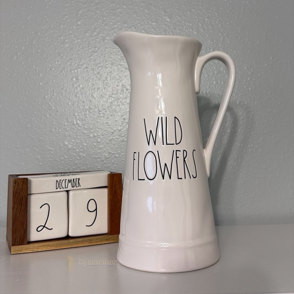 HTF RAE DUNN WILD FLOWERS PITCHER HTF